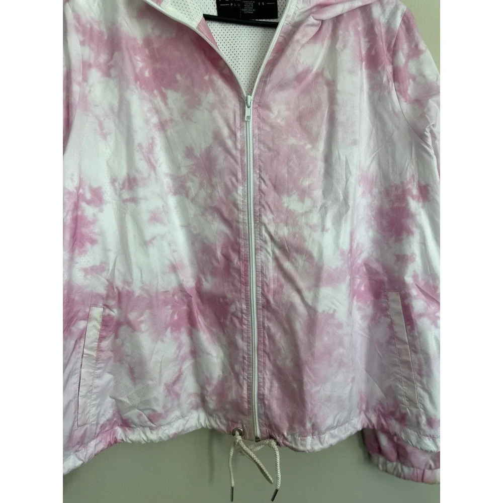 Forever 21 unlined packable closure